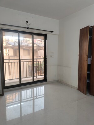 Room in 1 BHK Apartment at Uma Neopolis, Ghodbunder Road – for Rent