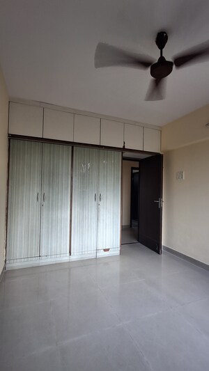 Room in 2.5 BHK Apartment at Kanakia Samarpan, Borivali East – for Rent