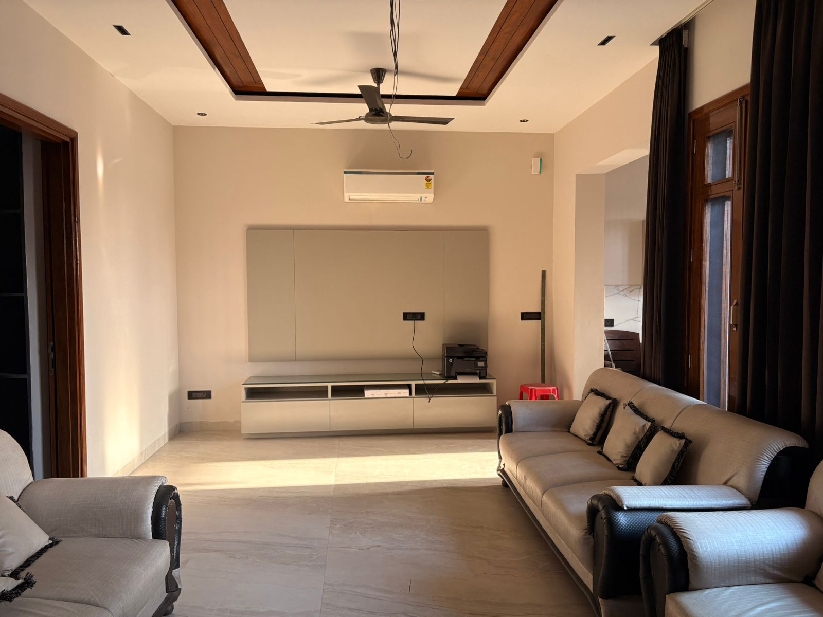 2 BHK Builder Floor For Rent in Sector 16