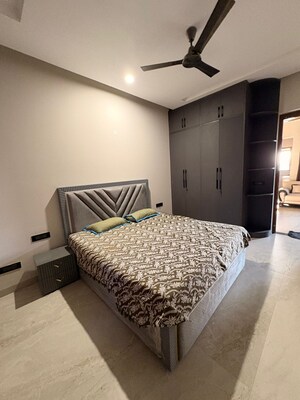 Bedroom in 2 BHK Builder Floor at Sector 16 – for Rent