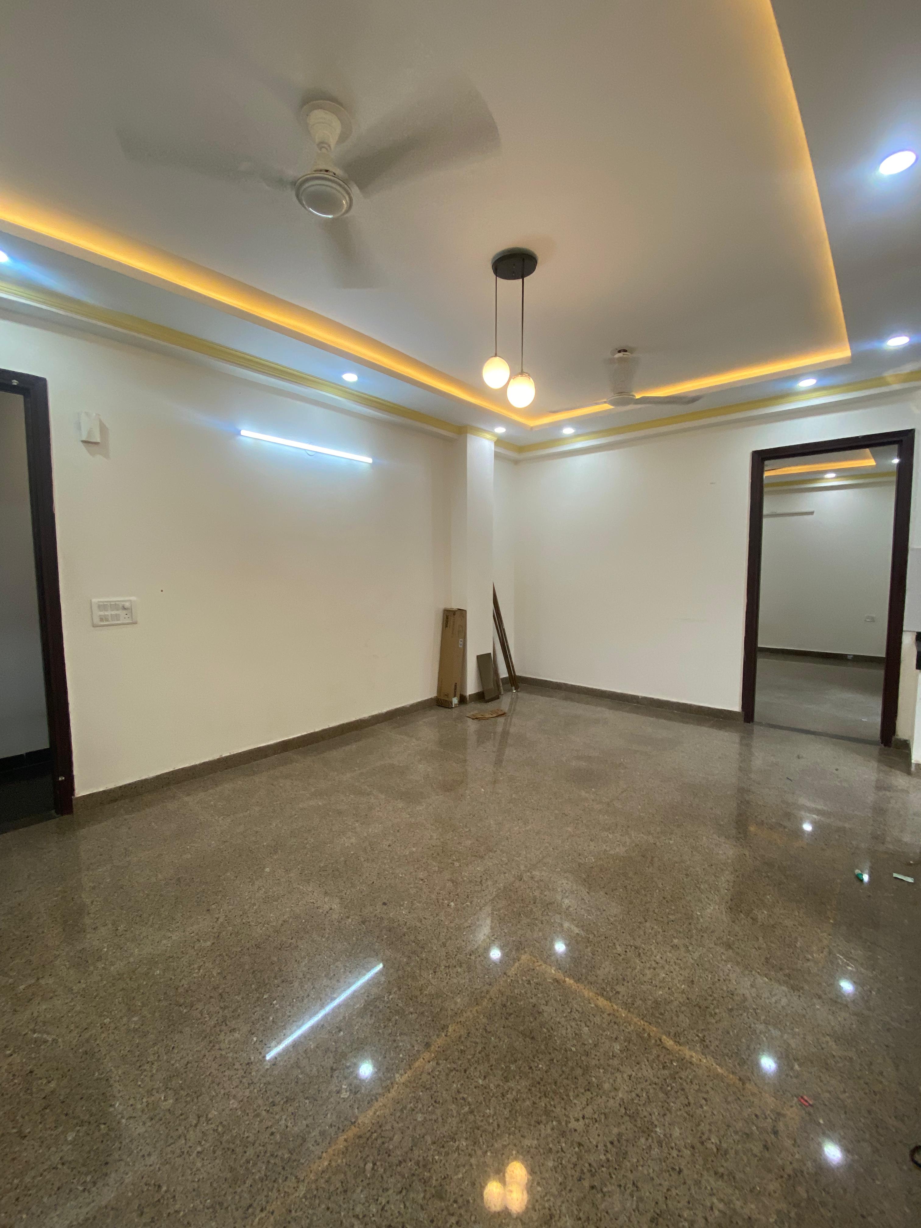 2 BHK Builder Floor For Rent in Saket