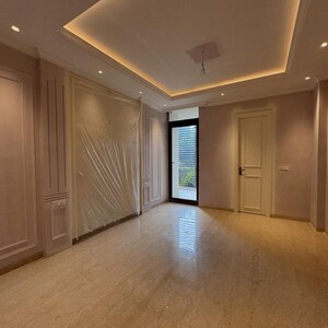 Room in 4 BHK Builder Floor at Sector 85 – for Sale