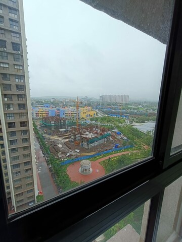 Swimming Pool in 3 BHK Apartment at Runwal Gardens, Dombivli East – for Rent