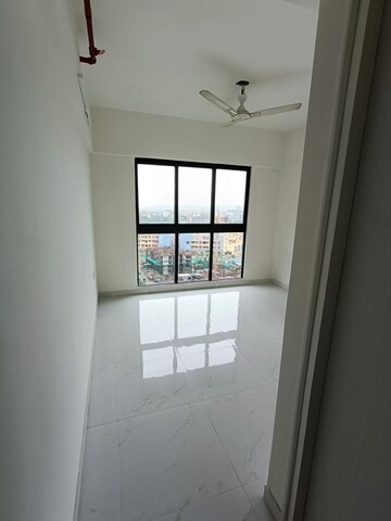 Room in 3 BHK Apartment at Runwal Gardens, Dombivli East – for Rent