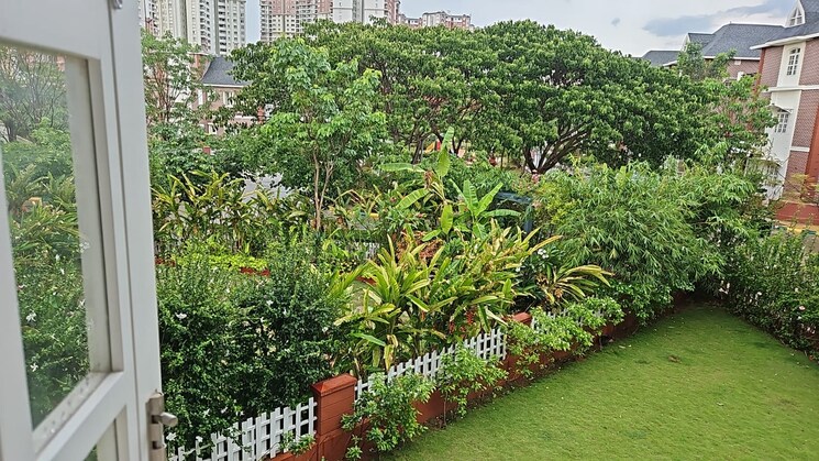 Garden, prestige-lakeside-habitat-villa 3 Bedroom 4200 Sq.Ft. Villa In Varthur Bangalore 9301487