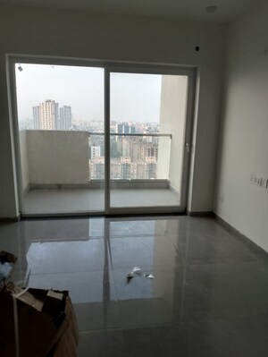 Room in 3 BHK Apartment at Tulip Yellow, Sector 69 – for Rent