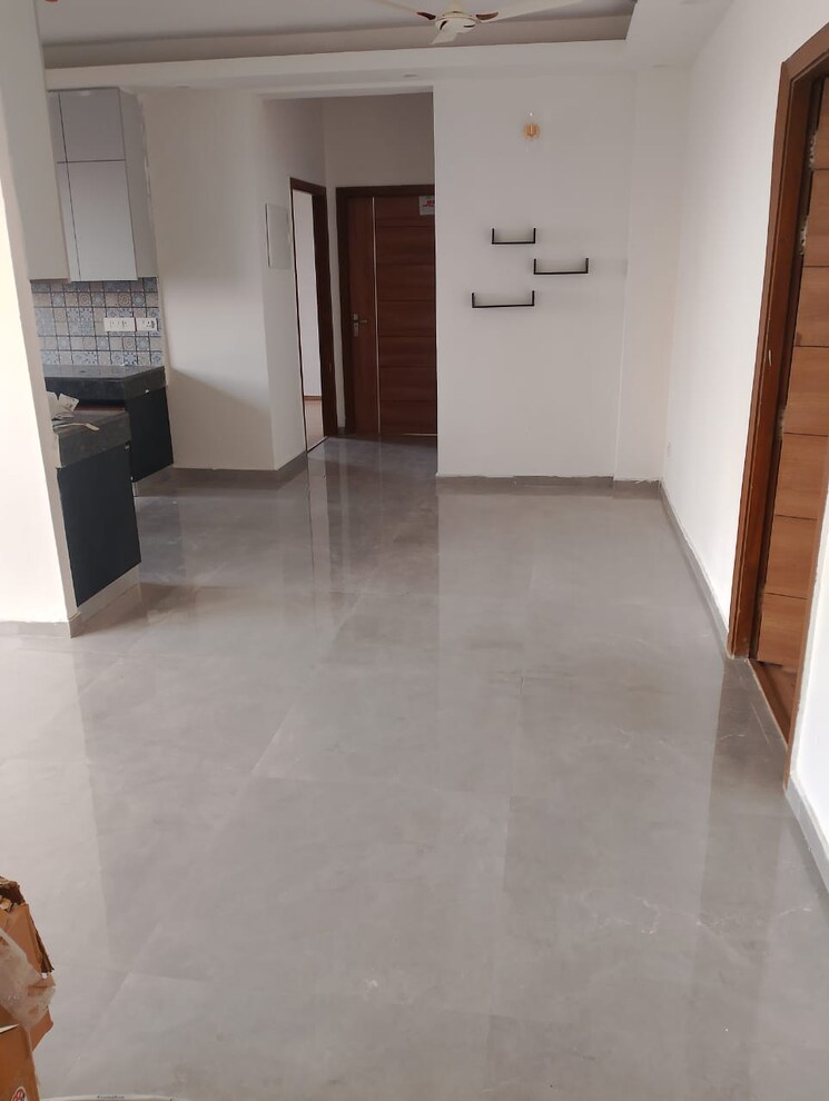 Room, tulip-yellow 3 Bedroom 1704 Sq.Ft. Apartment In Sector 69 Gurgaon 9301497