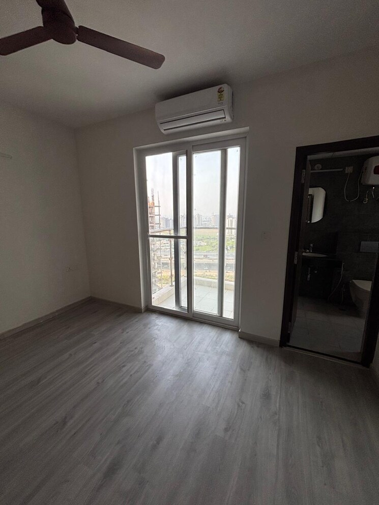 Room, hero-homes-gurgaon 2 Bedroom 1099 Sq.Ft. Apartment In Sector 104 Gurgaon 9301521