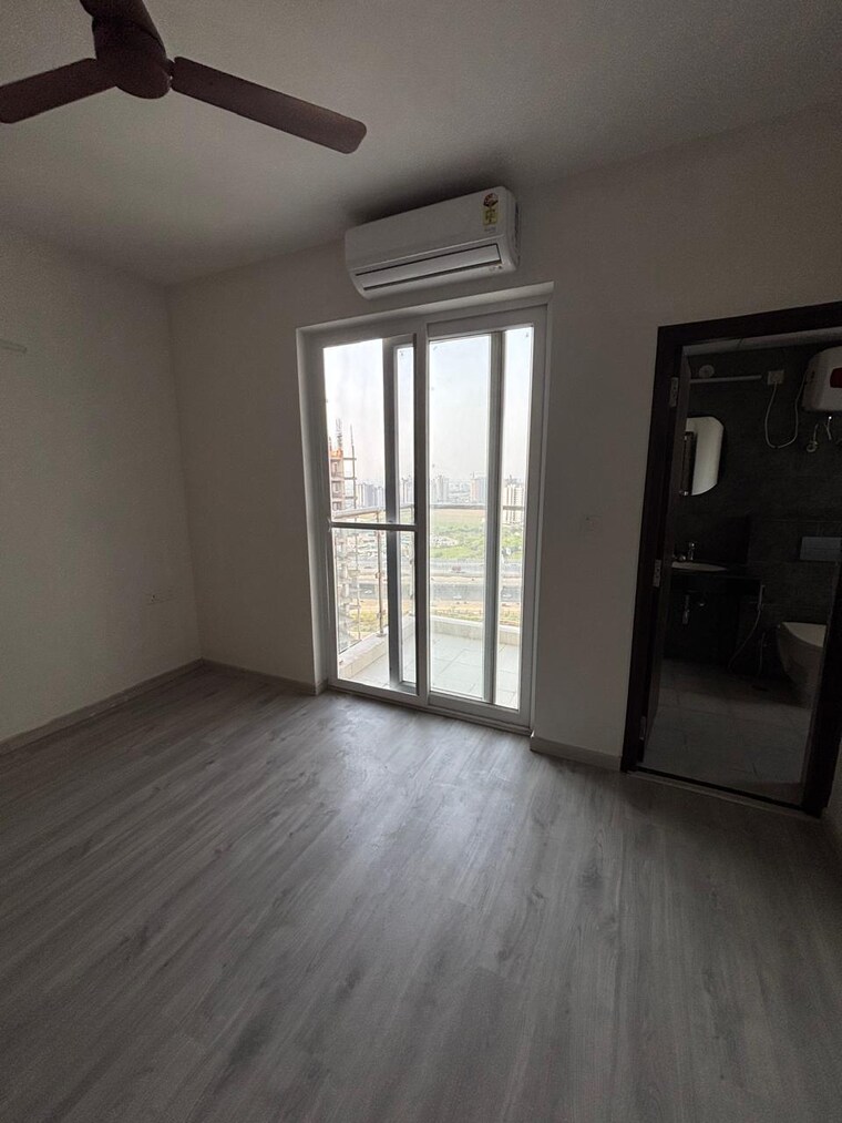 Room, hero-homes-gurgaon 2 Bedroom 1099 Sq.Ft. Apartment In Sector 104 Gurgaon 9301521