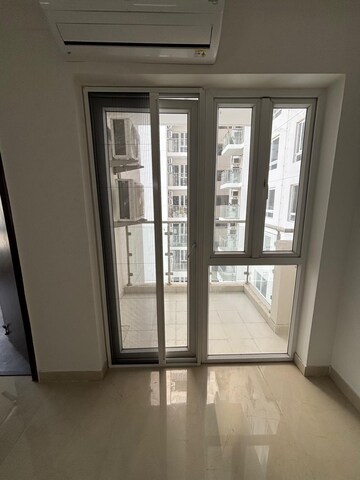 Room in 2 BHK Apartment at Hero Homes Gurgaon, Sector 104 – for Rent