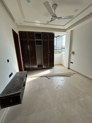 Room in 2 BHK Builder Floor at Malibu Town – for Rent