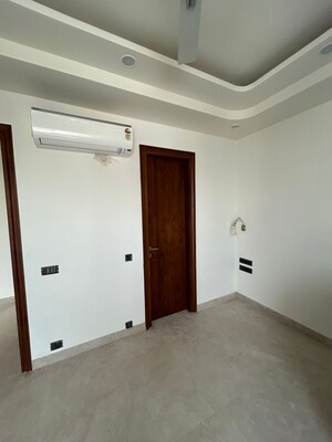 Room in 2 BHK Builder Floor at Malibu Town – for Rent