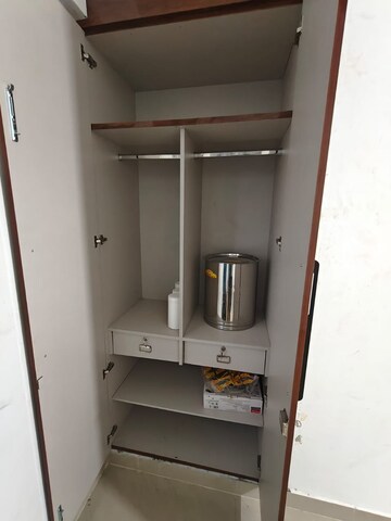 Furnished Amenities in 3 BHK Apartment at Bansal Halwasiya Enclave, Indira Nagar – for Rent