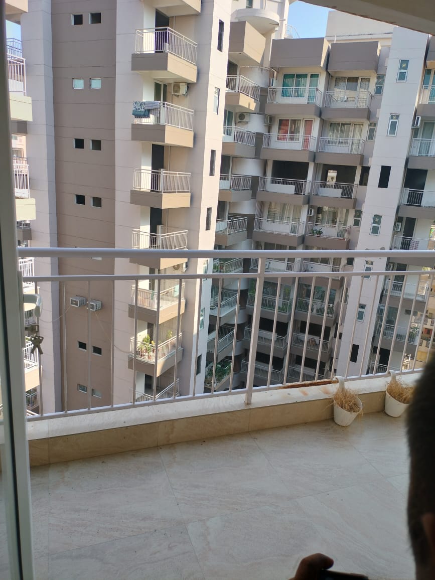 3 BHK + Servant Room Apartment For Rent in Ram Shanti Apartment