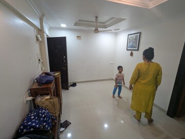 Bedroom in 2 BHK Apartment at Manish Garden CHS, Andheri West – for Rent