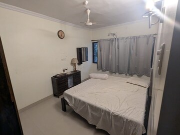 Bedroom in 2 BHK Apartment at Manish Garden CHS, Andheri West – for Rent