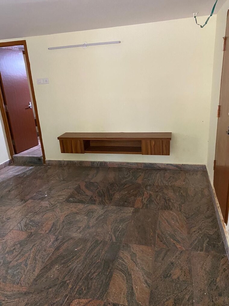 Room, indiranagar 4 Bedroom 1500 Sq.Ft. Independent House In Indiranagar Bangalore 9301666