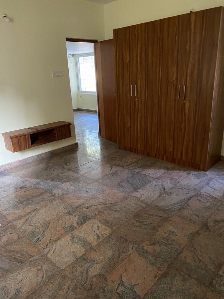 Room, indiranagar 4 Bedroom 1500 Sq.Ft. Independent House In Indiranagar Bangalore 9301666