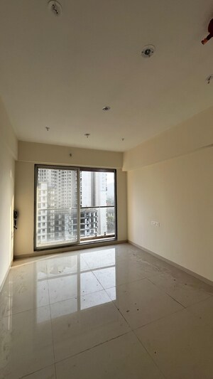 Room in 2 BHK Apartment at Green Acres Apartment, Waghbil – for Rent