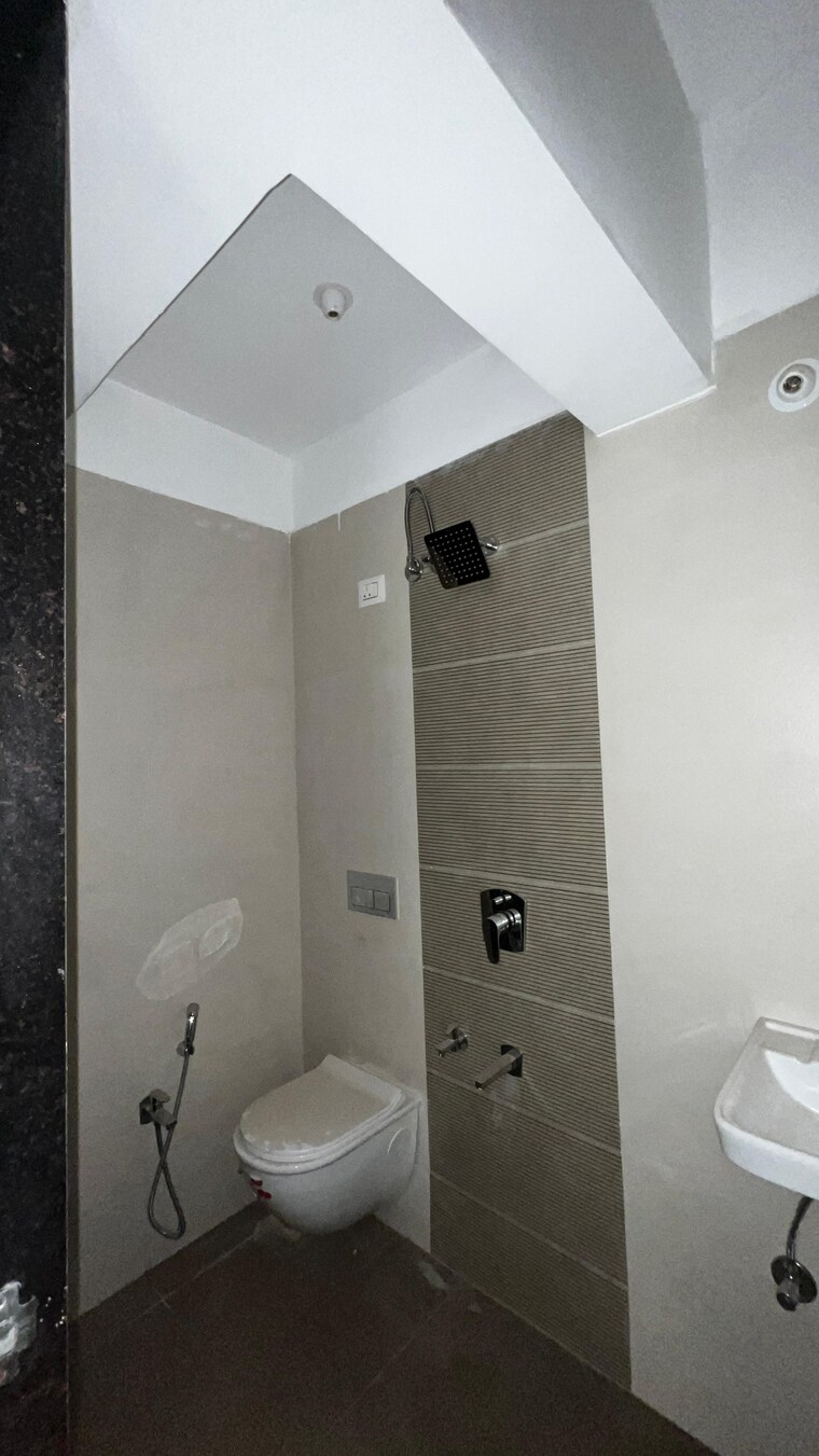 Bathroom, green-acres-apartment 2 Bedroom 650 Sq.Ft. Apartment In Waghbil Thane 9301672