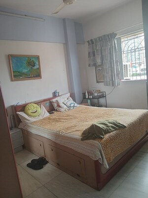 Bedroom in 2 BHK Apartment at Manish Sun Flower Apartment, Andheri West – for Rent