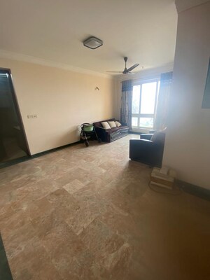 Room in 2 BHK Apartment at Hiranandani Estate Queens, Ghodbunder Road – for Rent