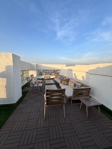 1 BHK Apartment – Garden View at JP Eminence, Andheri West - for Rent