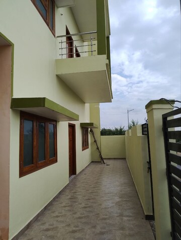Balcony in 6+ BHK Independent House at Labhandi – for Rent