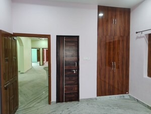 Room in 6+ BHK Independent House at Labhandi – for Rent