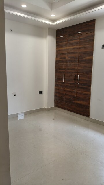 Room in 3 BHK Builder Floor at Fidato Honour Homes, Sector 89 – for Sale