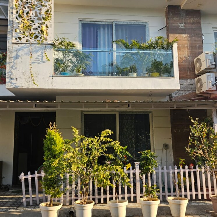 Listing Cover Image