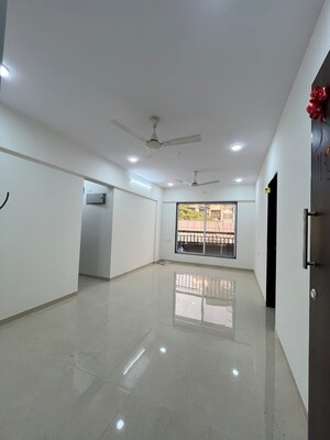 2 BHK Apartment For Rent in Tembhi Naka