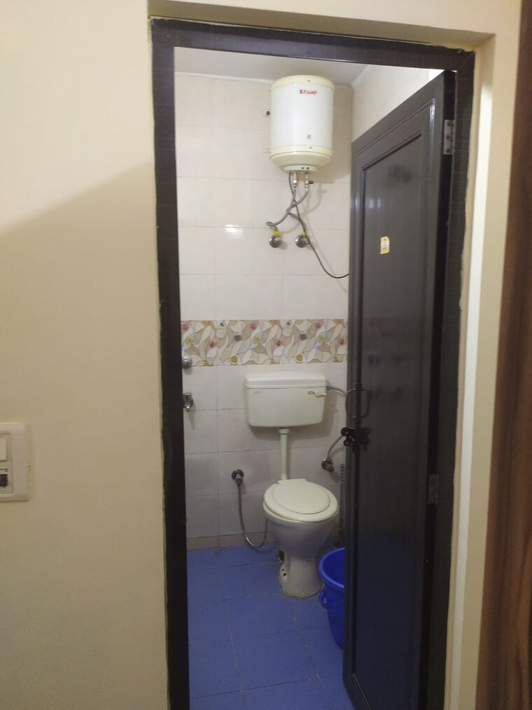 Bathroom, sant nagar 2 Bedroom 900 Sq.Ft. Builder Floor In Sant Nagar Delhi 9301913