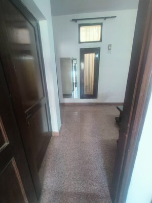 Building Lobby in 3 BHK Builder Floor at Sector 47 – for Rent