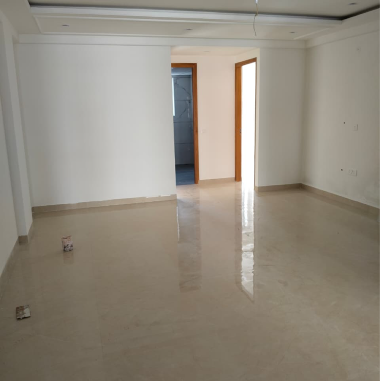 Room, nagla road 3 Bedroom 200 Sq.Yd. Apartment In Nagla Road Zirakpur 9301947
