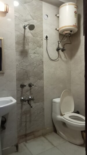 Master Bedroom in 2 BHK Builder Floor at Panchsheel Vihar – for Rent