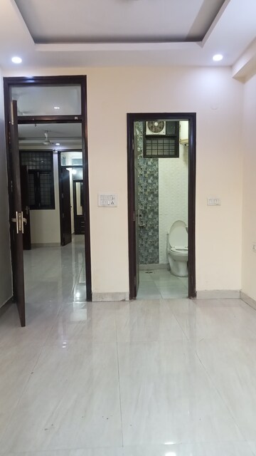 Room in 2 BHK Builder Floor at Panchsheel Vihar – for Rent