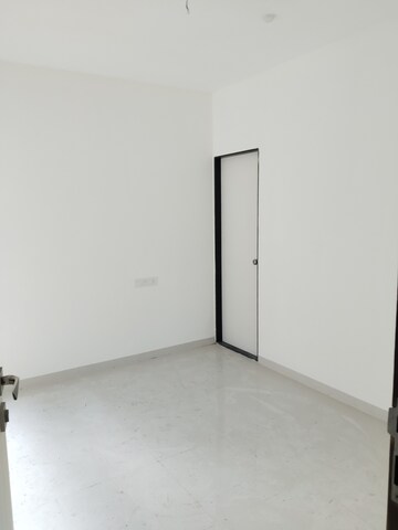 Room in 1 BHK Apartment at Chandak Nishchay Wing B, Borivali East – for Rent