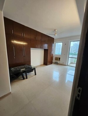 Room in 5 BHK Villa at Sector 50 – for Sale