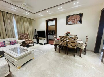 Living Room in 5 BHK Villa at Sector 50 – for Sale