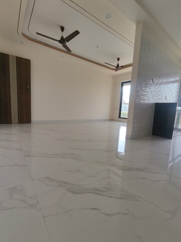 Room in 2 BHK Apartment at Vasai West – for Sale