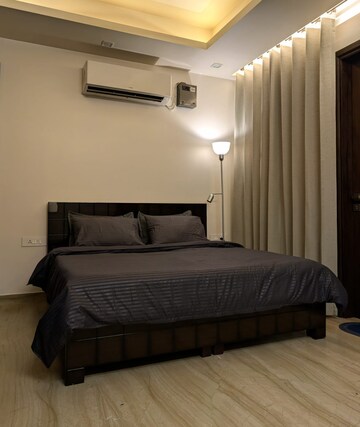 Bedroom in 2 BHK Builder Floor at Unitech South City 1, South City 1 – for Rent