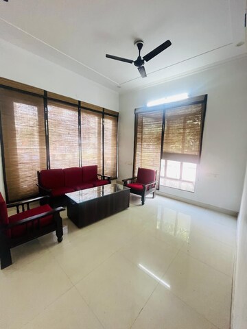 Living Room in 2 BHK Builder Floor at Sector 46 – for Rent