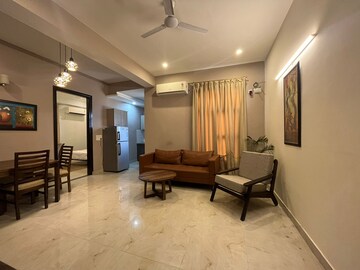 Living Room in 3 BHK Builder Floor at Cosmos Floors, Sector 52 – for Rent