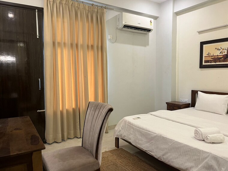 Bedroom, cosmos-floors 3 Bedroom 2000 Sq.Ft. Builder Floor In Sector 52 Gurgaon 9302048