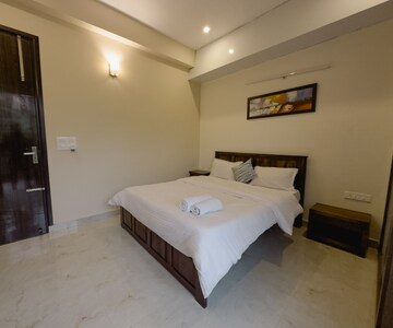 Bedroom in 3 BHK Builder Floor at Cosmos Floors, Sector 52 – for Rent