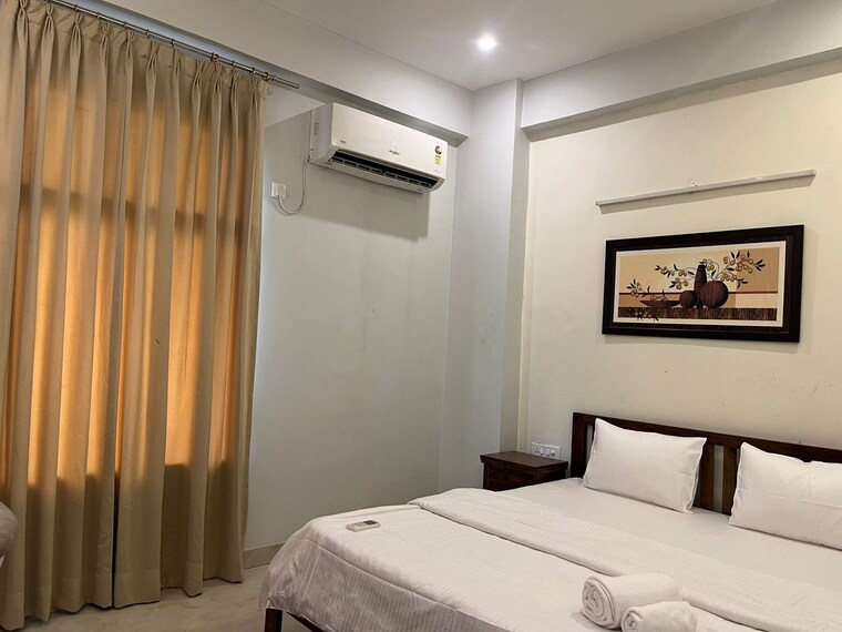 Bedroom, cosmos-floors 3 Bedroom 2000 Sq.Ft. Builder Floor In Sector 52 Gurgaon 9302048