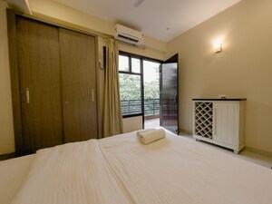 Room in 3 BHK Builder Floor at Cosmos Floors, Sector 52 – for Rent