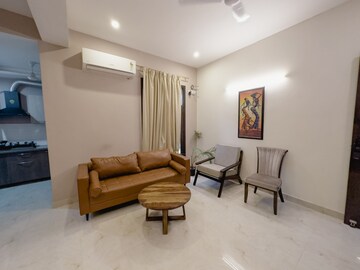 Living Room in 3 BHK Builder Floor at Cosmos Floors, Sector 52 – for Rent