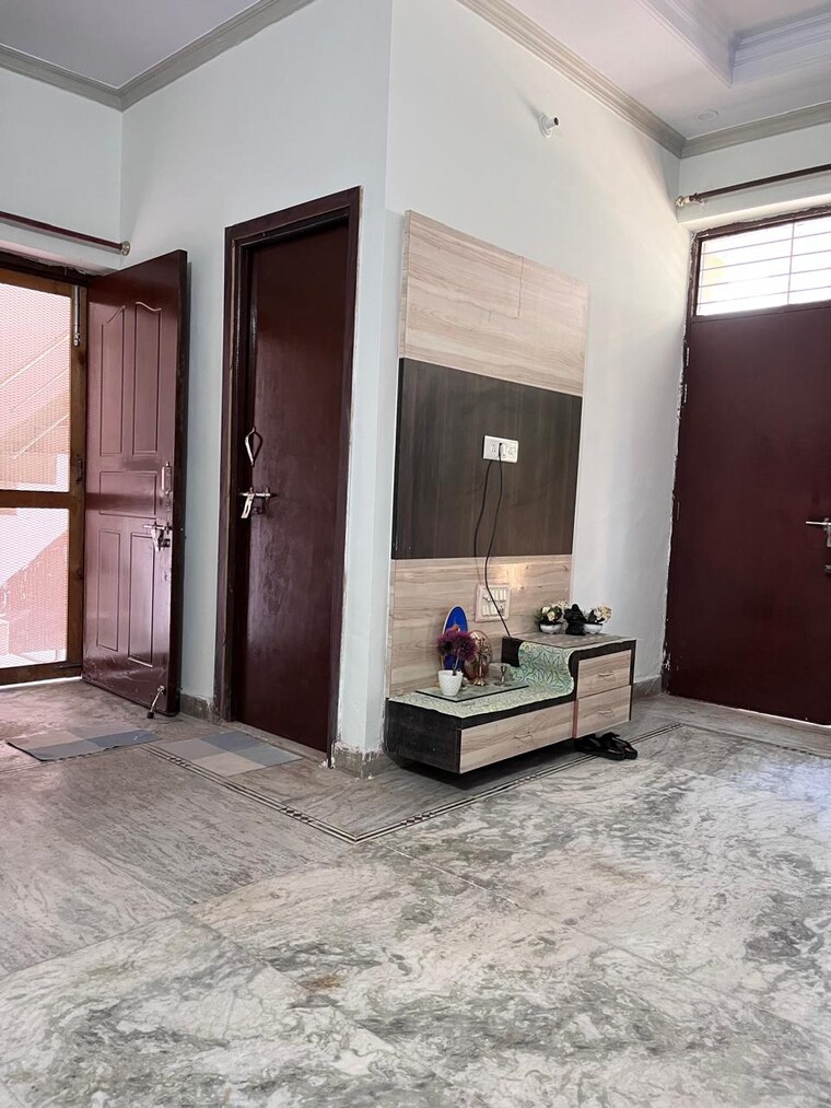 Living Room, dayal bagh 3 Bedroom 120 Sq.Yd. Independent House In Dayal Bagh Agra 9302055